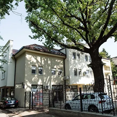 Donner Centar Iv * Subotica